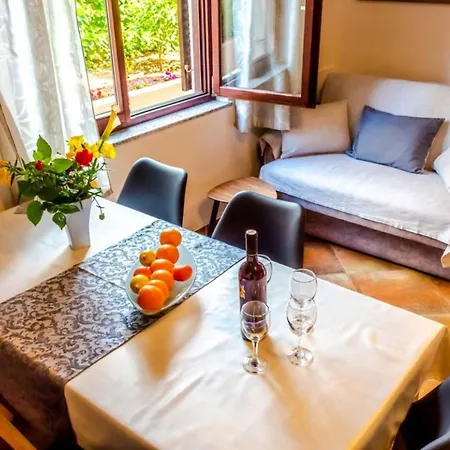 Konukevi Comfort And Affordable Slavica Pula