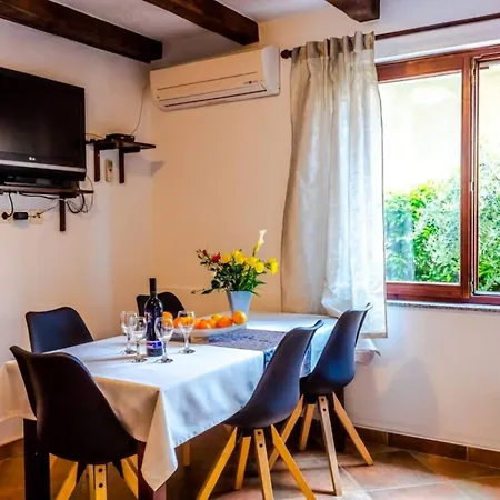 Comfort And Affordable Slavica Vendégház Póla