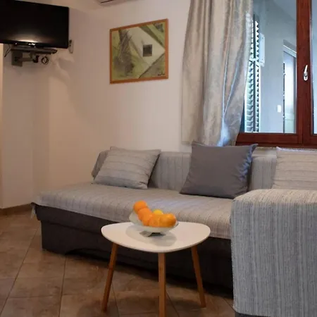 Comfort And Affordable Slavica Affittacamere Pola