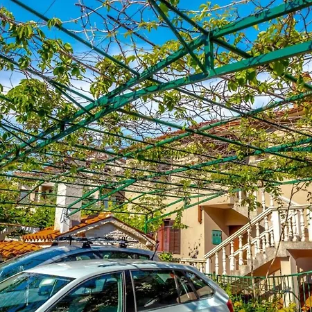 Comfort And Affordable Slavica 3* Pola