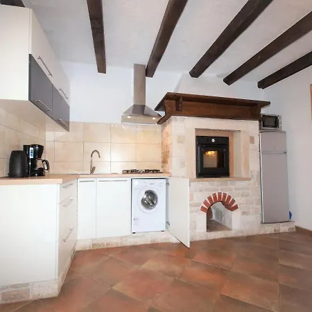 Comfort And Affordable Slavica Affittacamere Pola