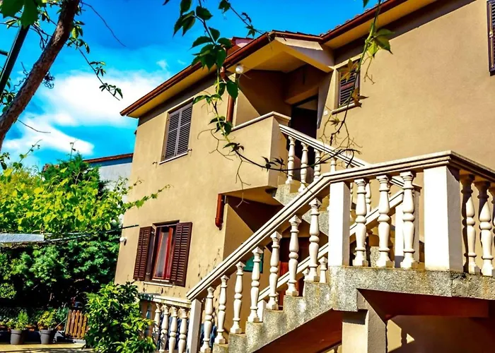 Comfort And Affordable Slavica 3*