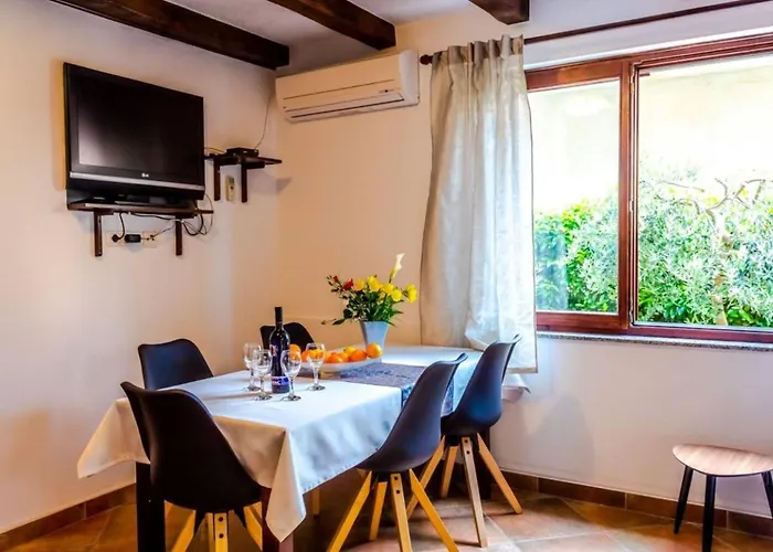 Comfort And Affordable Slavica בית הארחה פולה